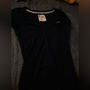 Hollister tee